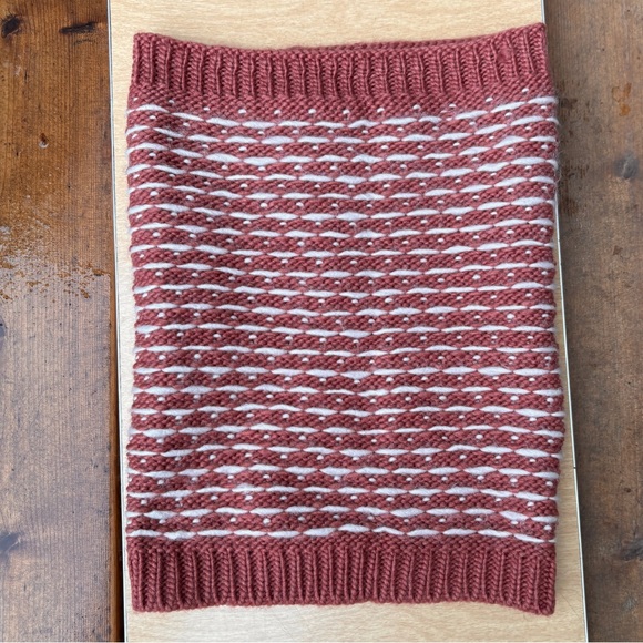 LC Lauren Conrad Birdseye Knit Cowl Scarf In Withered Rose O/S - Picture 6 of 9